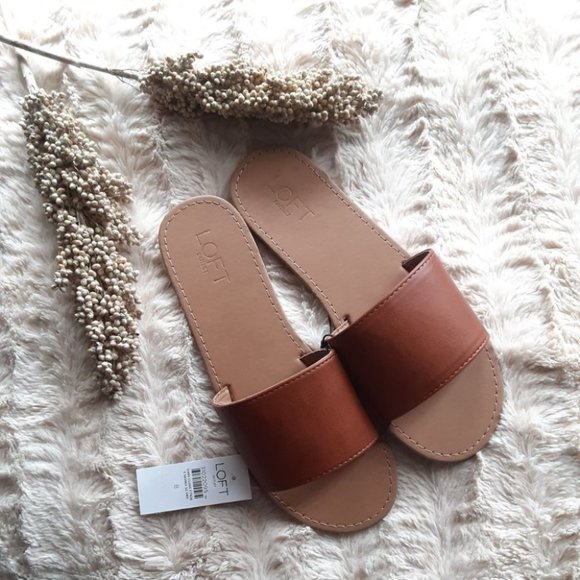 LOFT Shoes - 😍😍 NWT Loft Camel Slide Sandals Size 8